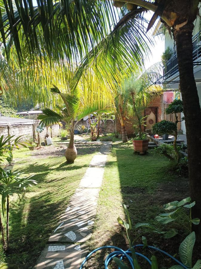 Kuta  Merendeng Hostel Kuta מראה חיצוני תמונה