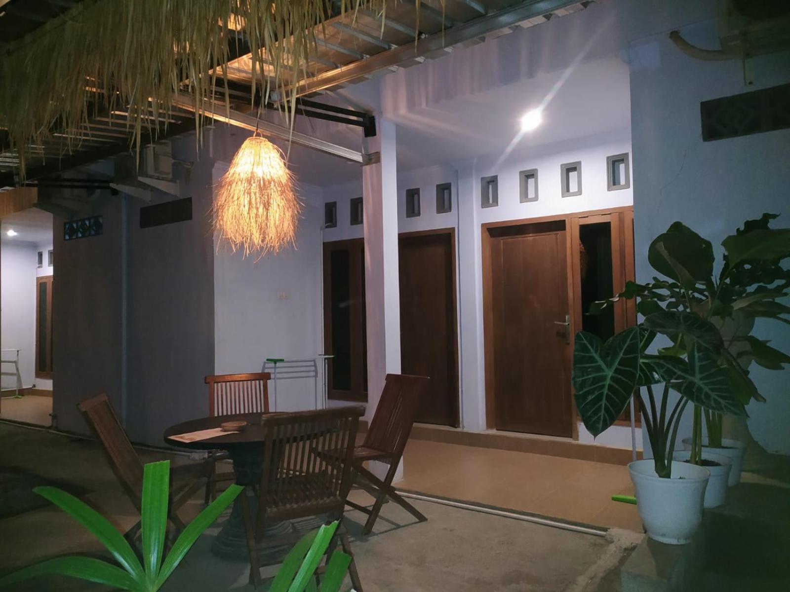 Kuta  Merendeng Hostel Kuta מראה חיצוני תמונה