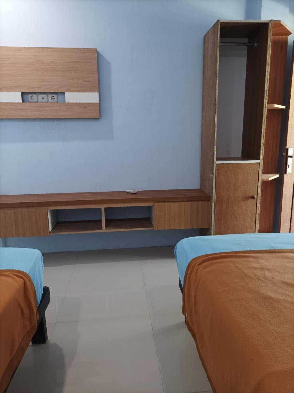 Kuta  Merendeng Hostel Kuta מראה חיצוני תמונה